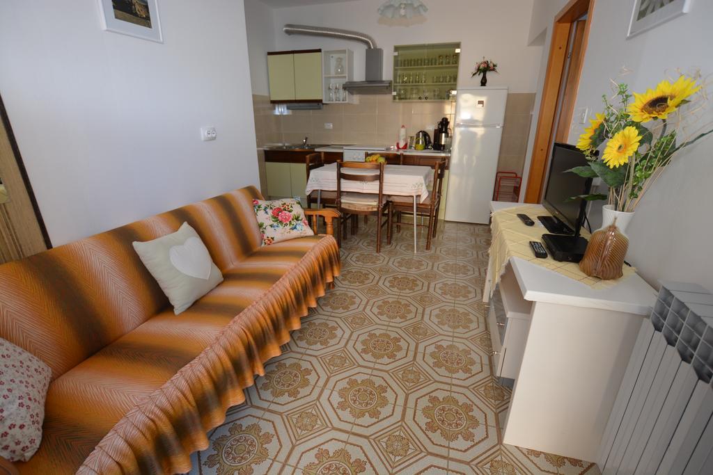 Apartment Nadica Punat Ngoại thất bức ảnh